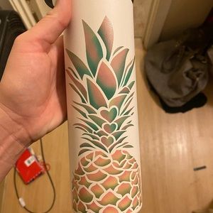 22 oz hydroflask MADE IN HAWAII